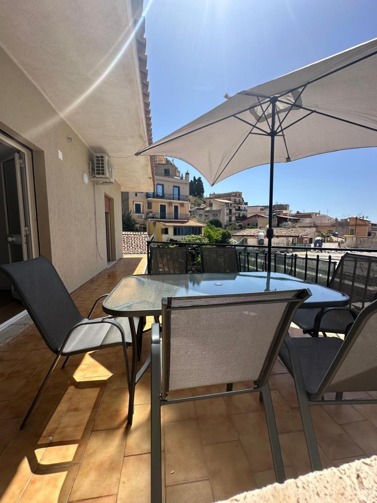 We Home Taormina Center With Parking 외부 사진